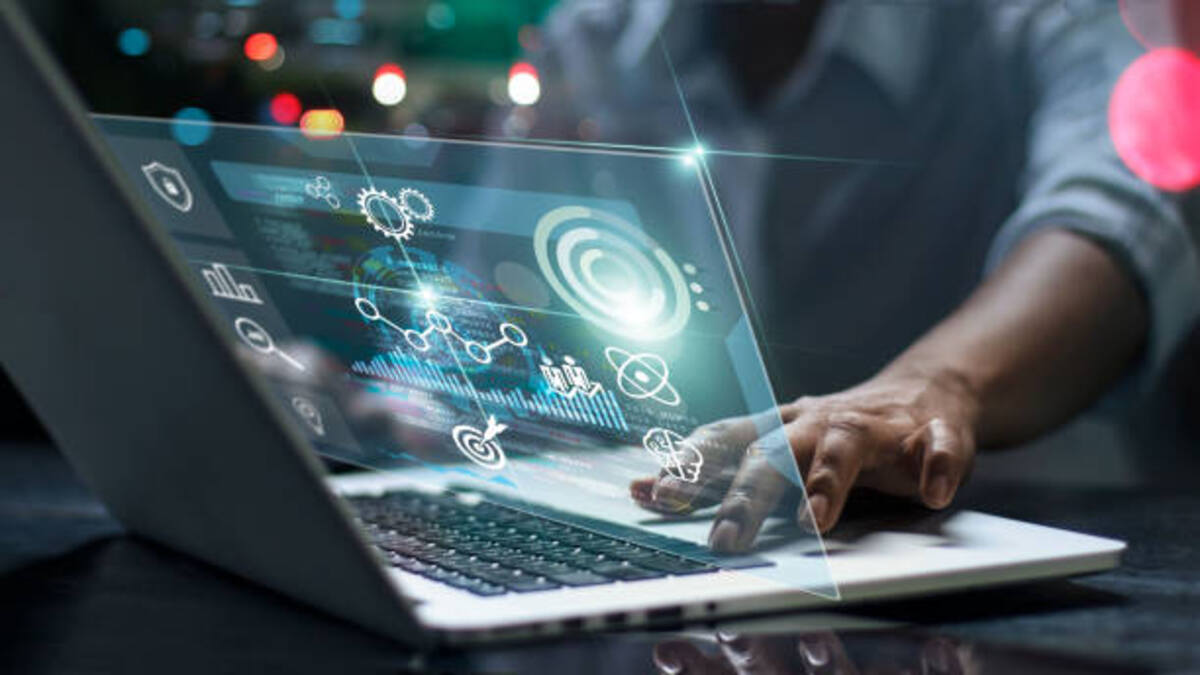 Smart & Dynamic Information Technology