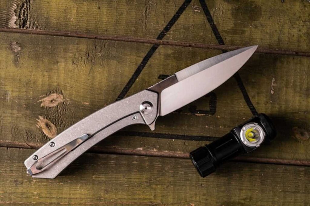 folding knife manufacturers